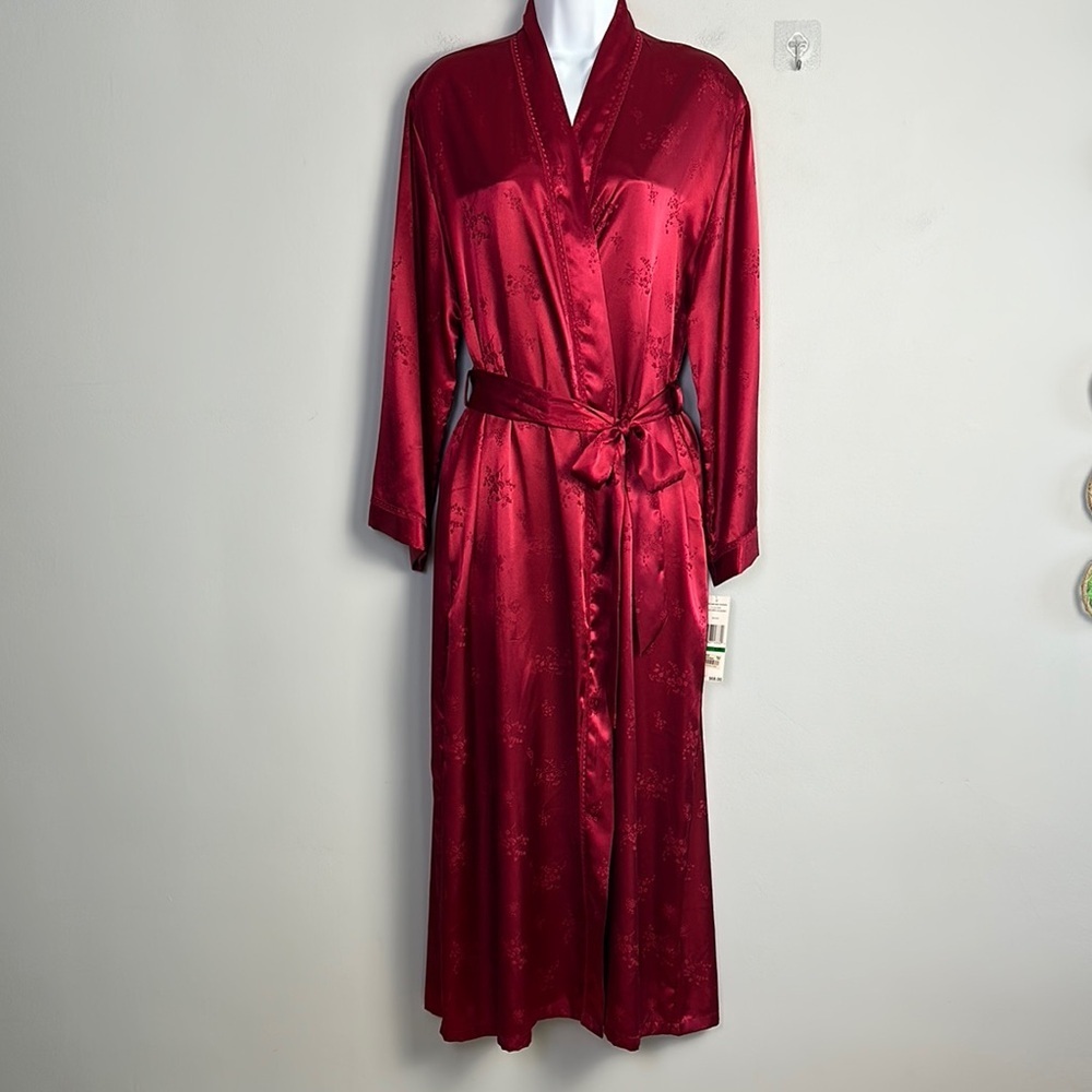 NEW Jones New York Solid Satin Jacquard Robe in Red Size L/XL Attached Belt Soft